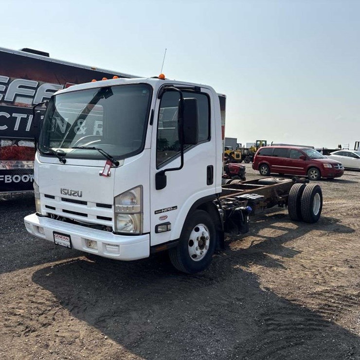 2013 ISUZU NPR HD