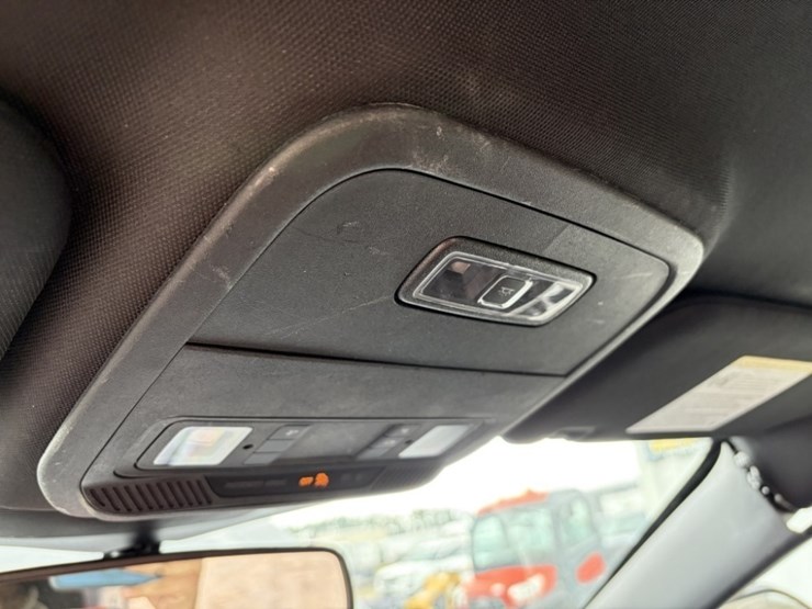 2020-ford-explorer-image-35