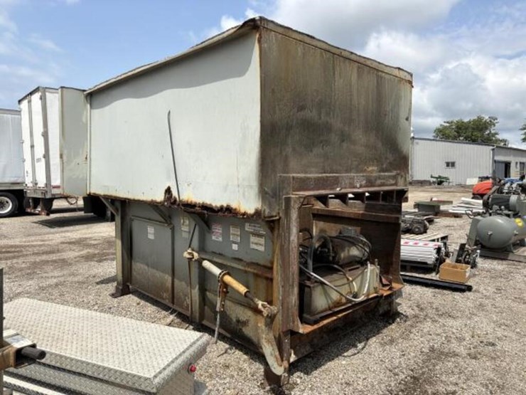 trash-compactor-image-6