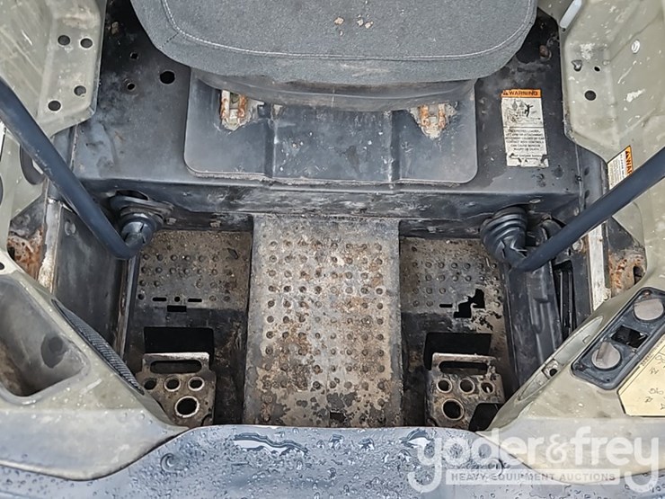 2014-bobcat-s530-image-21
