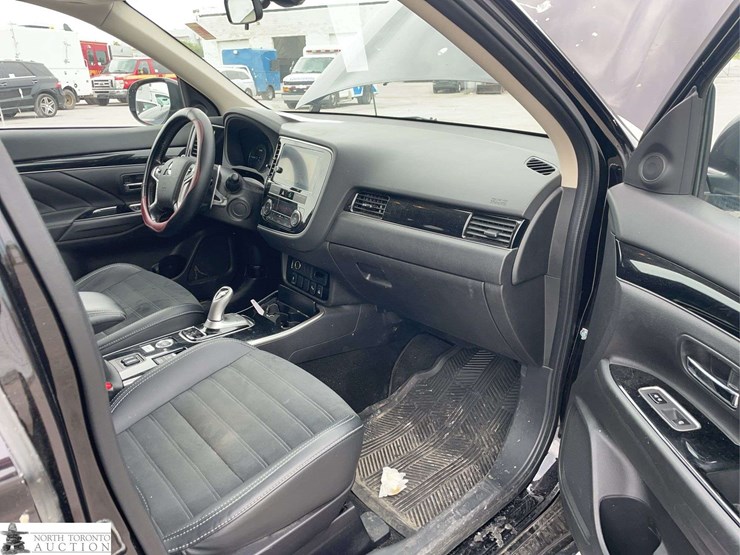 2019-mitsubishi-outlander-image-18