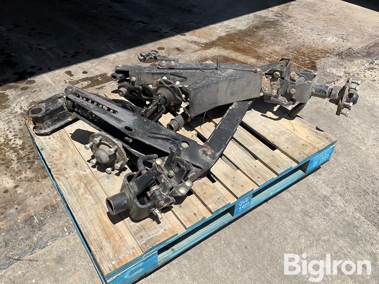 macdon-platform-dolly-wheel-arms-image-3