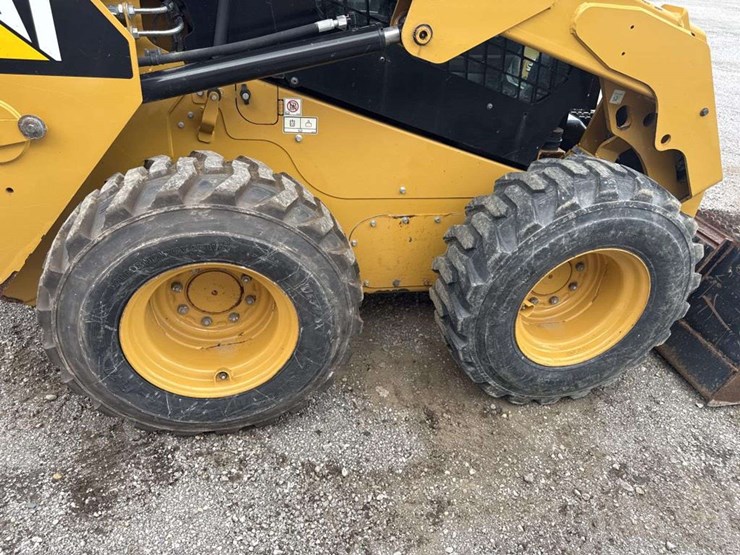 caterpillar-236d-image-13