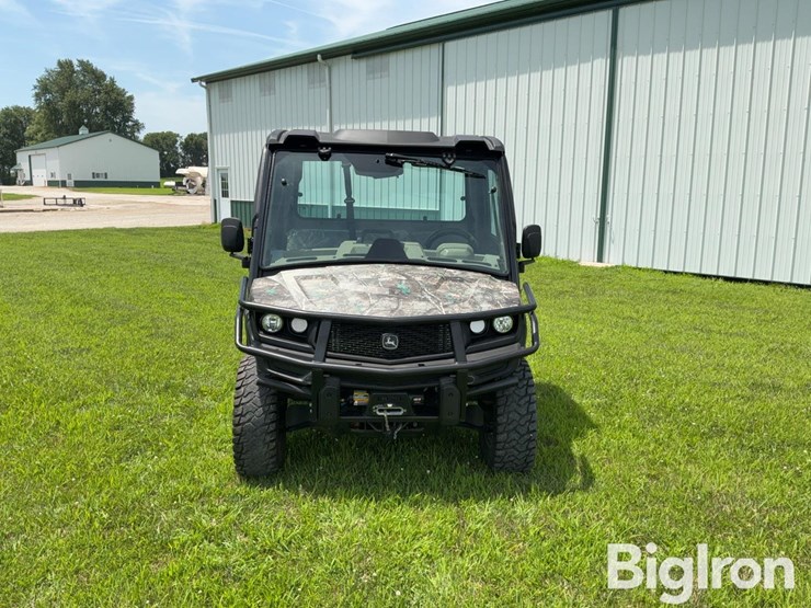 2023-john-deere-gator-image-2