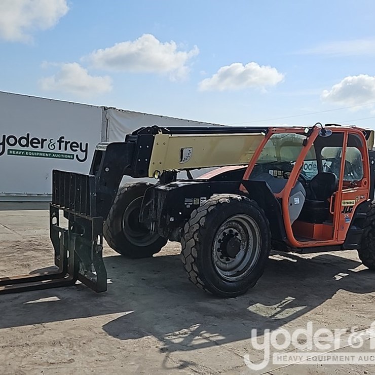 2018 JLG 742