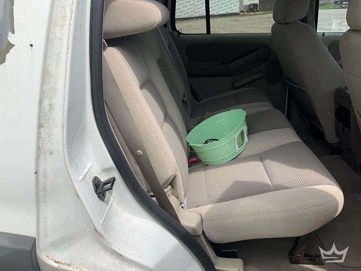 2006-ford-explorer-image-25