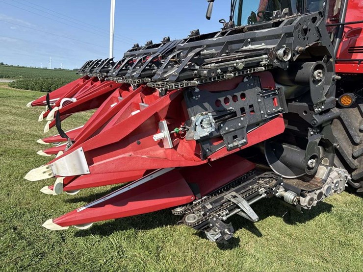 drago-gt-folding-corn-head-image-17