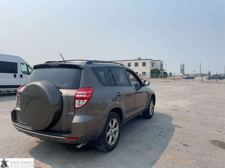 2010-toyota-rav4-image-5