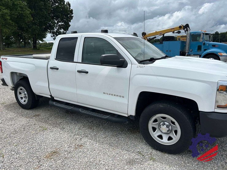 2018-chevrolet-silverado-pickup-truck-image-7