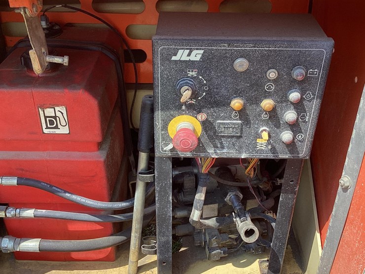 2002-jlg-260mrt-image-12