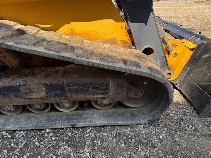 2013-deere-333e-image-14