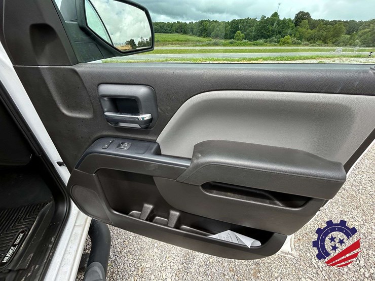 2018-chevrolet-silverado-pickup-truck-image-50