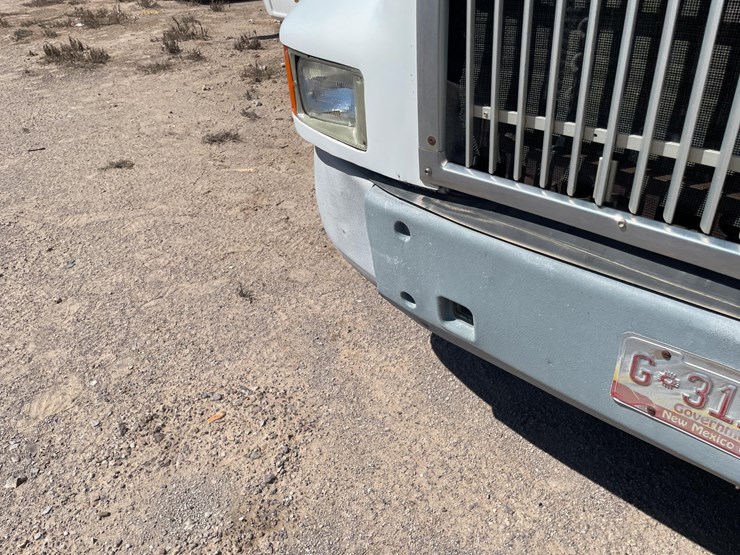 #2251-•-1992-international-eagle-f9400-tractor-truck-image-9