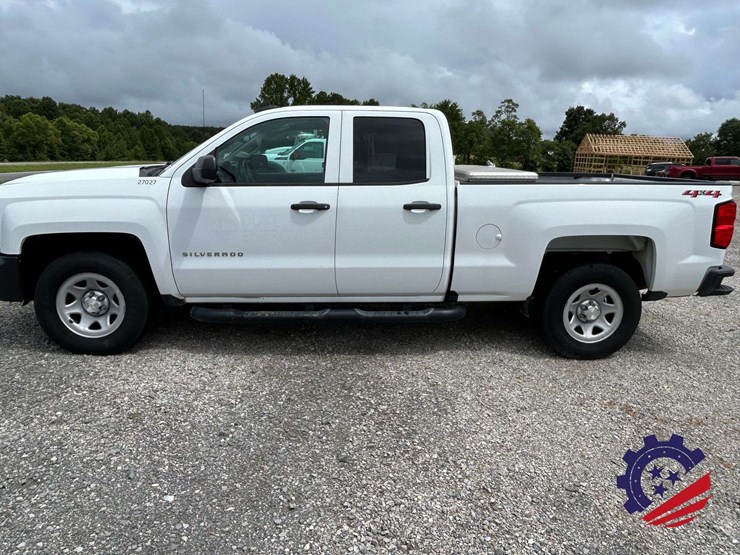 2018-chevrolet-silverado-pickup-truck-image-2