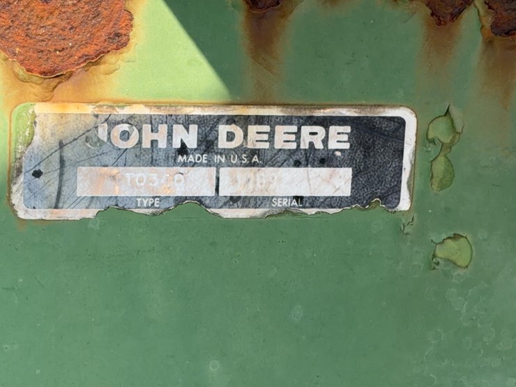 john-deere-340-image-11