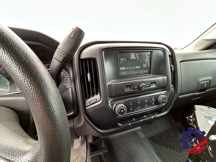 2018-chevrolet-silverado-pickup-truck-image-37