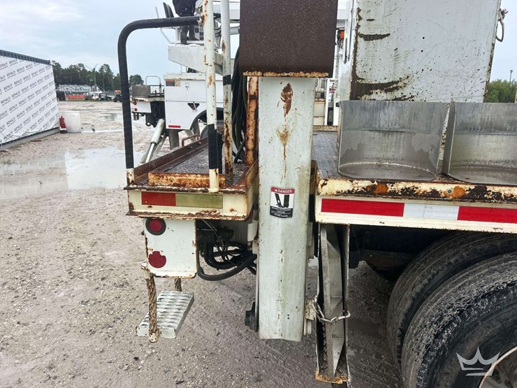 2005-altec-d947-image-18