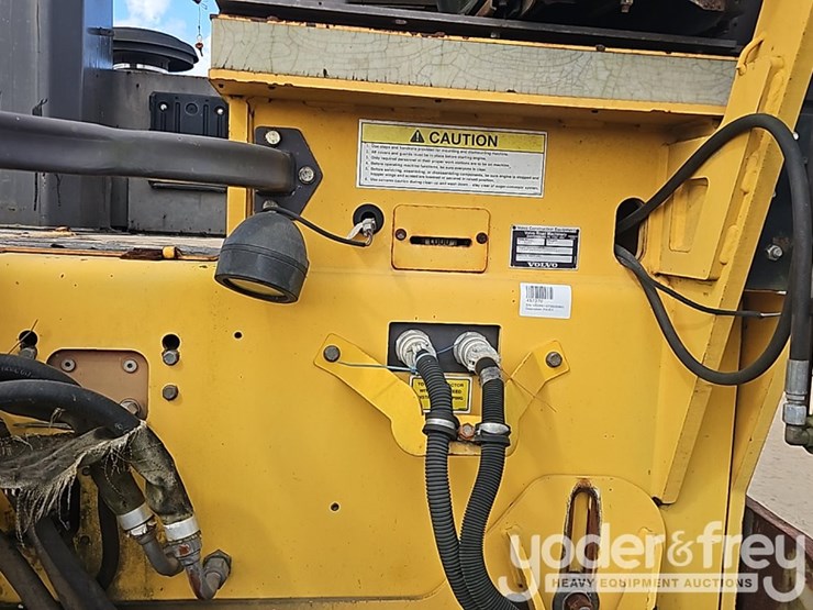 2009-volvo-pf6110-image-30