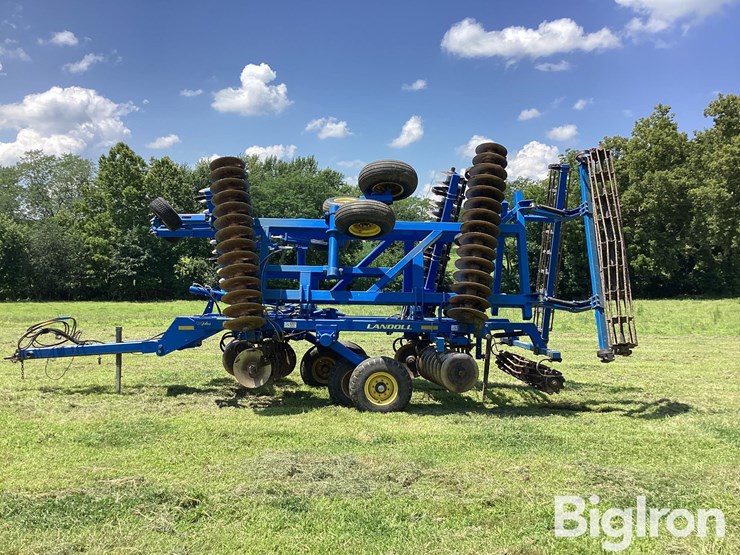 2015-landoll-7431-26-image-8