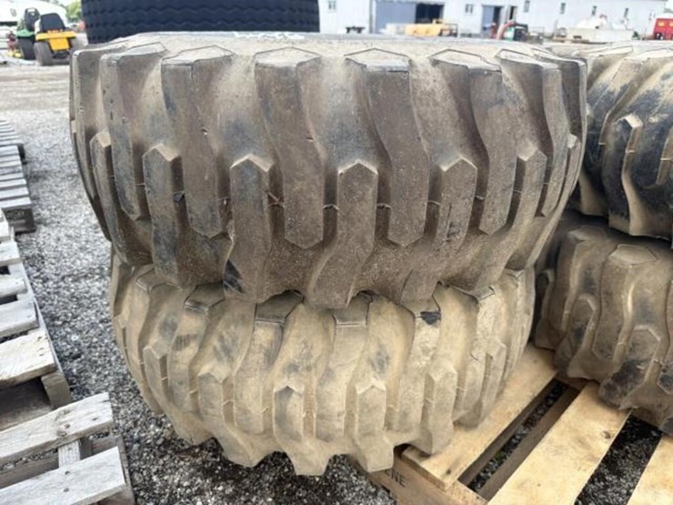 (4)-8-lug-truck-tires-image-5