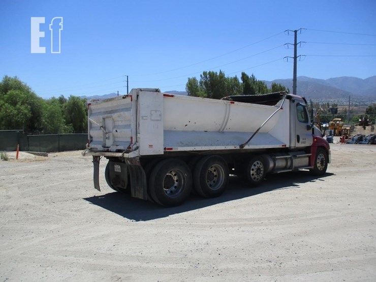 2014-freightliner-cascadia-125-image-3