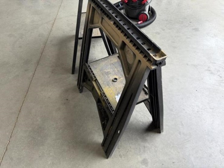 shop-vac,-saw-horses-image-7