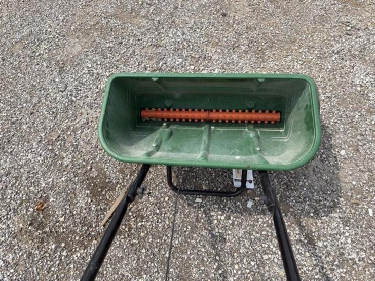 scotts-seeder-image-3