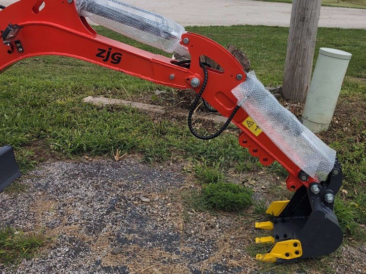 zjg-mini-excavator-zj-12-(red)-image-2