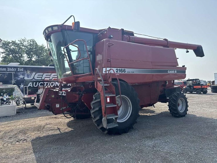 case-ih-2166-image-1