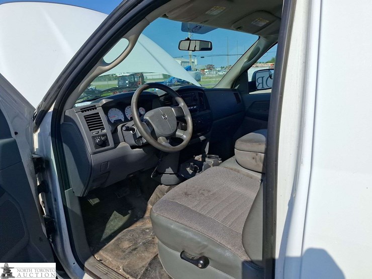 2008-dodge-ram-3500-image-11