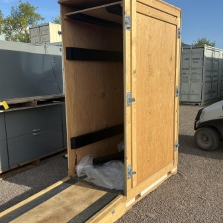 HEAVY DUTY WOODEN TRANSPORT BOX W/ RAMP
