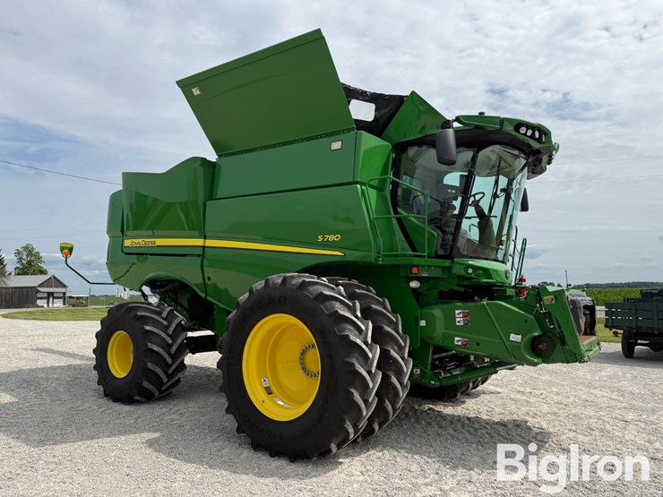 2024-john-deere-s780-image-3