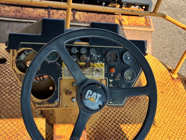 caterpillar-cb-634c-image-8