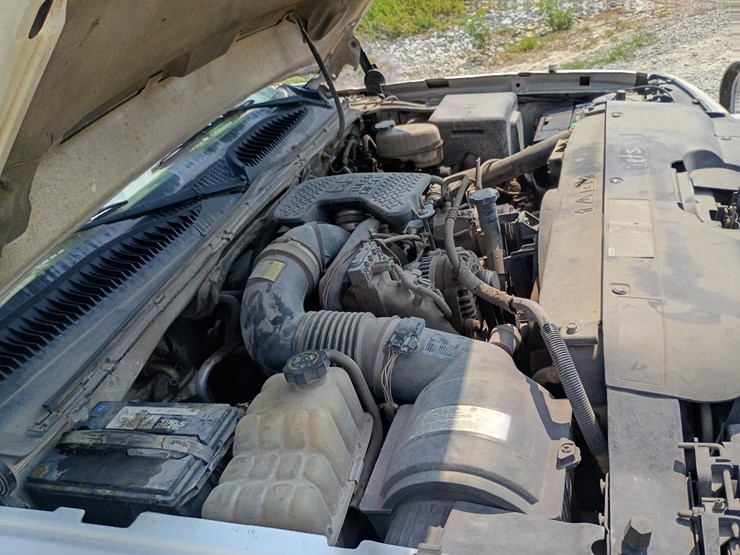 2006-chevrolet-silverado-3500-image-19