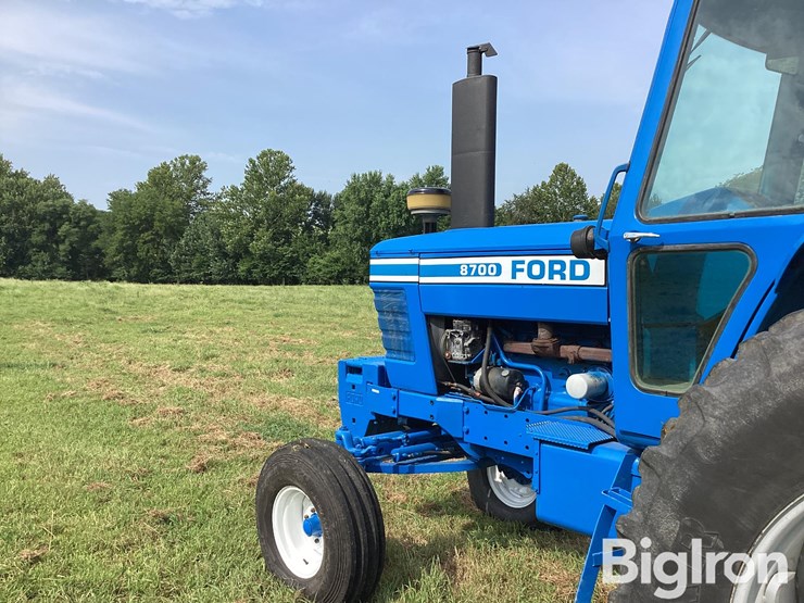 1977-ford-8700-image-15