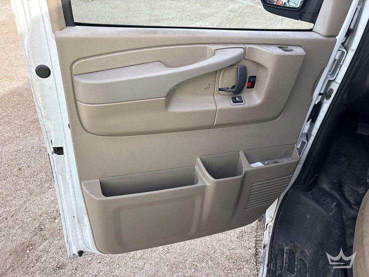 2014-chevrolet-express-2500-image-12