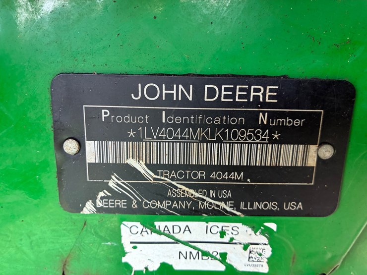 john-deere-4044m-image-5