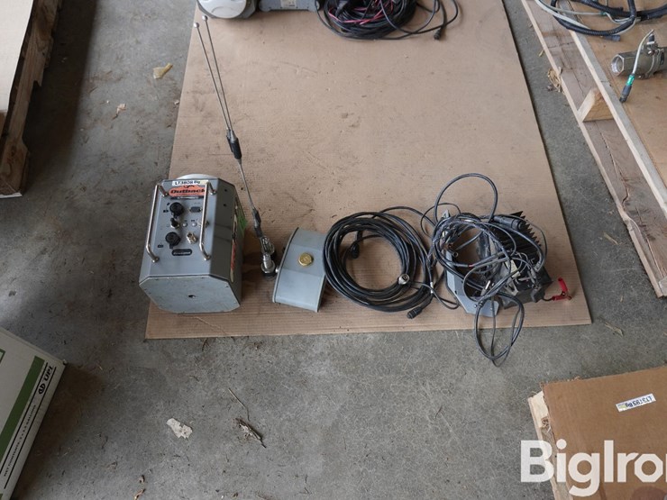 outback-baseline-x-rtk-base-station-image-6