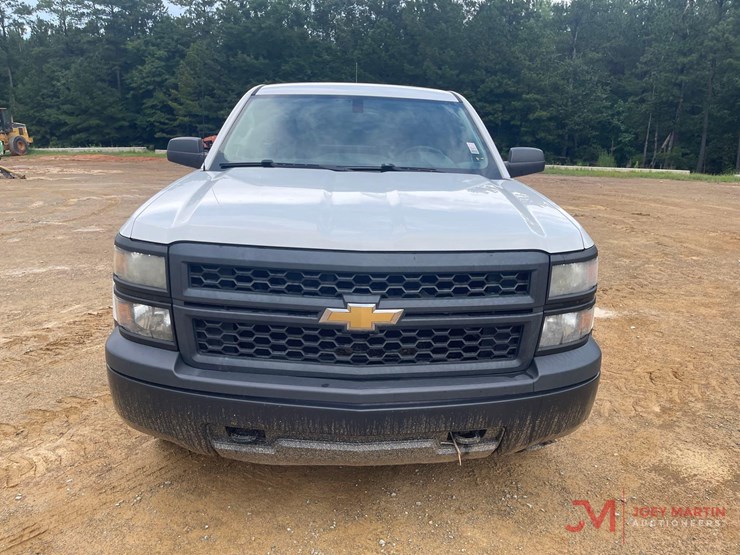 2015-chevrolet-silverado-1500-pickup-truck-image-7