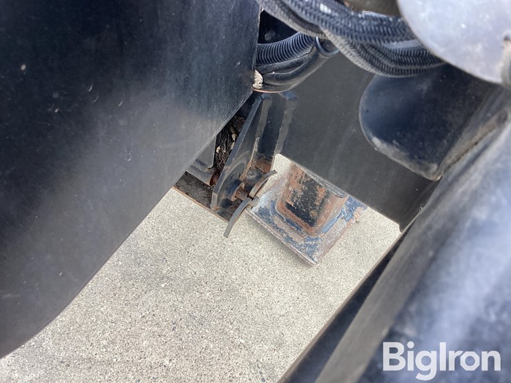 2012-kinze-1100-image-13