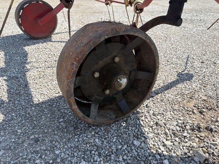 new-holland-156-image-6