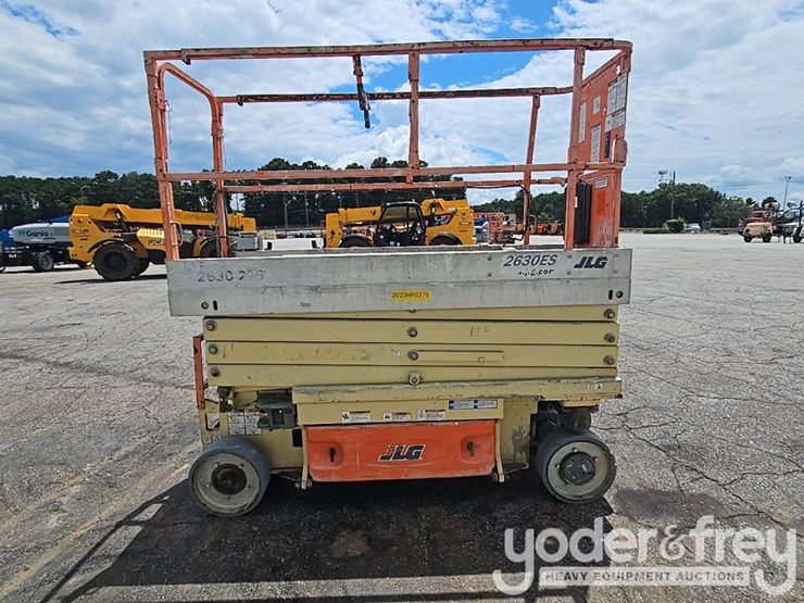 2015-jlg-2630es-image-6