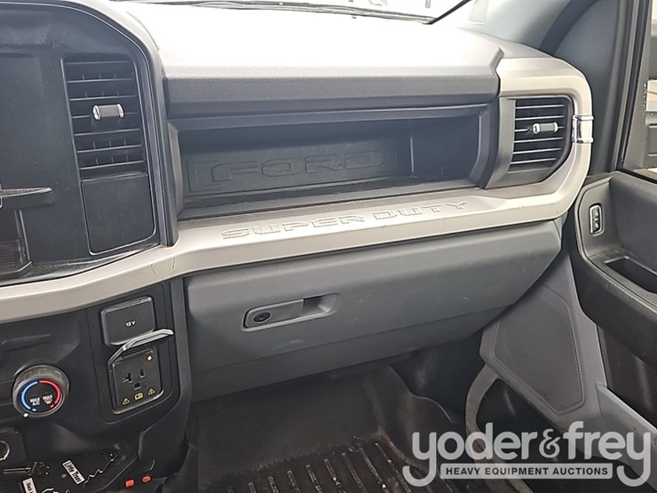 2023-ford-f550-xl-image-23