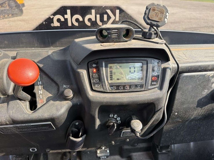 2017-kubota-rtv-x1120d-image-10