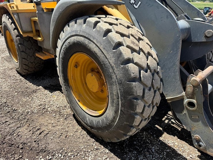 2008-deere-344j-image-10
