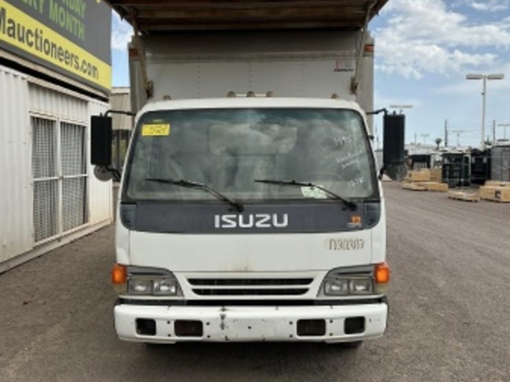 1995-isuzu-npr-image-3