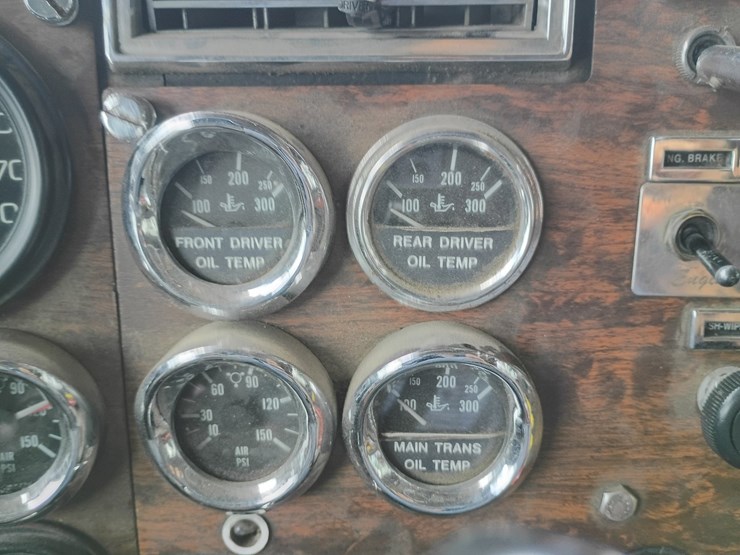 #21636-•-1997-peterbilt-379-semi-sleeper-truck-image-49