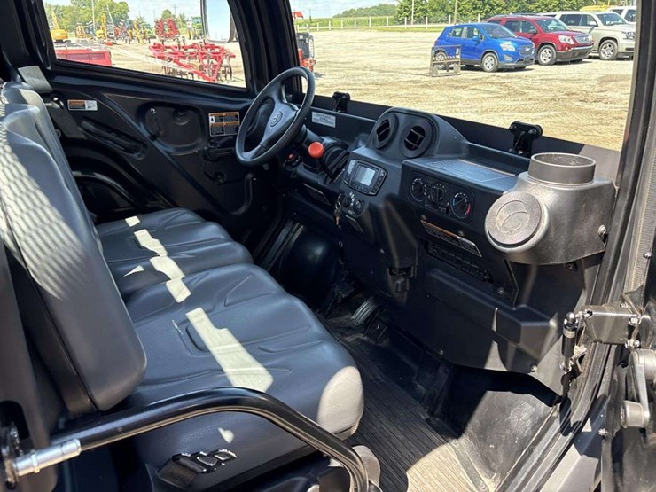 2024-kubota-rtv-x1100c-image-14