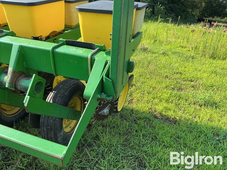 john-deere-7000-image-12