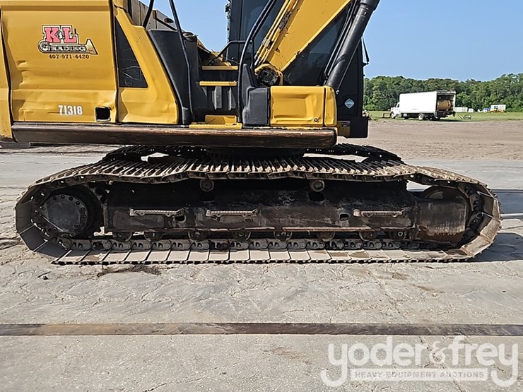 2019-caterpillar-323-image-8